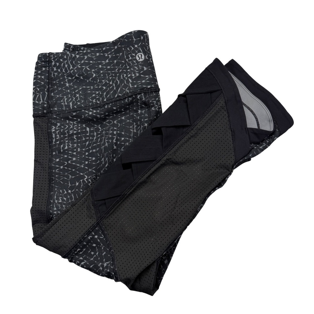 Lululemon Var-City Crop Samba Snake Battleship Black Size 8